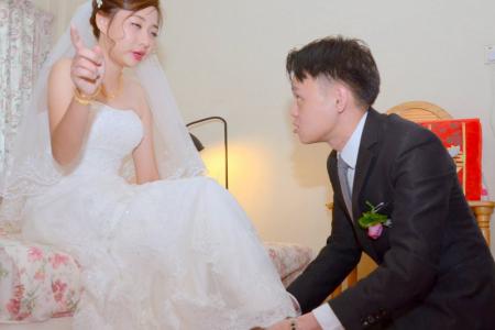 Photographer in bad wedding photo storm speaks up