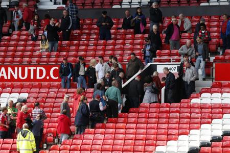 Man Utd game abandoned after suspect package found