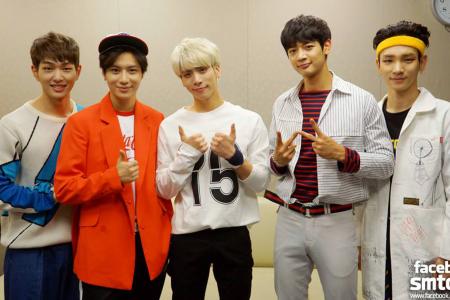 SHINee delays comeback