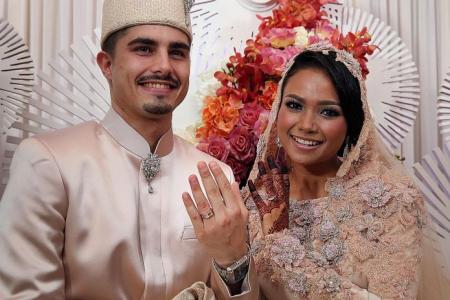 Nadiah M Din celebrates first Haji with husband
