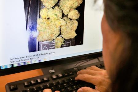 Rise in arrests of people buying drugs online