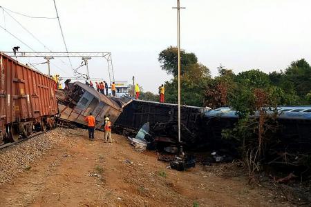 36 killed in India train crash