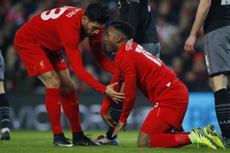 Carragher on Sturridge: 'It's like playing with 10 men'