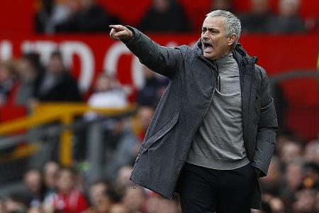 Mourinho takes dig at Chelsea&#039;s style