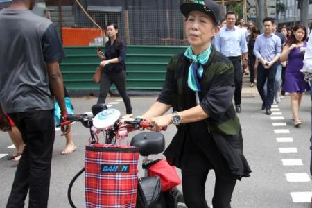 Meals on heels: Madam Teo, 70, delivers food on foot