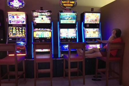 Stricter rules to cut jackpot machines in clubs by a third
