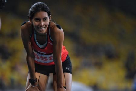 Dipna ends 43-year 400m record, wins silver