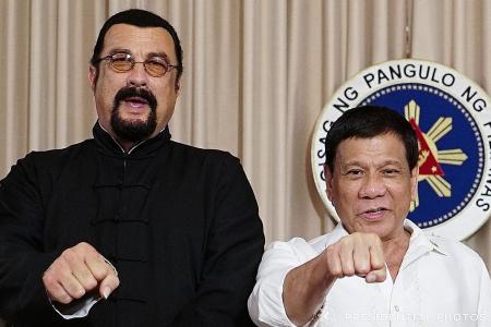 Steven Seagal helps Duterte rally troops in Philippines