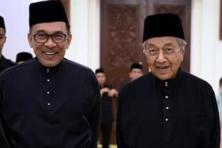 Plot to oust Malaysian PM Mahathir a lie: Anwar