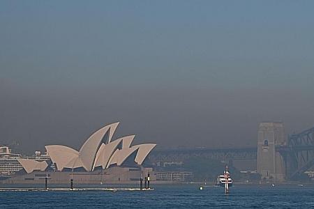 Haze caused by bush fires reaches ‘hazardous’ levels in Sydney