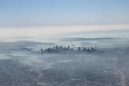Sydney shrouded in smog 
