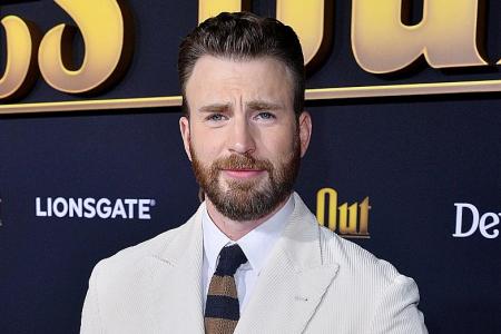 Chris Evans embraces his inner jerk in Knives Out