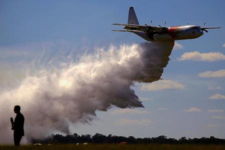 3 killed as Canadian air tanker crashes while battling bush fires