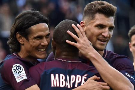 Cavani, Meunier reject short-term contract extensions, says report 