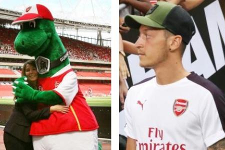 Oezil offers to pay salary of Arsenal mascot Gunnersaurus