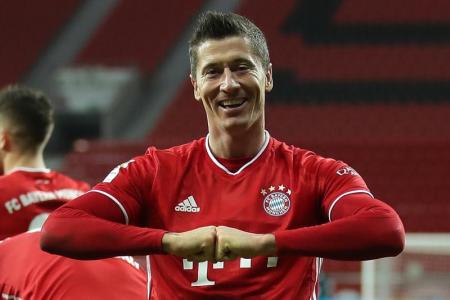 Lewandowski caps year to remember with late Bayern winner 
