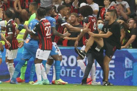 Ligue 1 game abandoned due to brawl