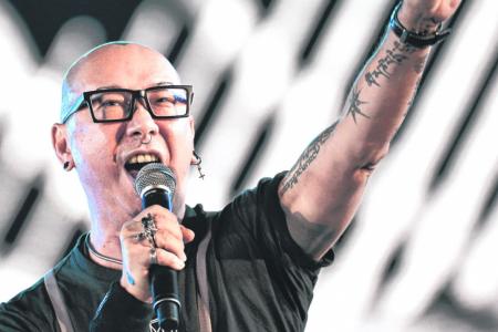 Radio veteran and music artiste Chris Ho dies of stomach cancer