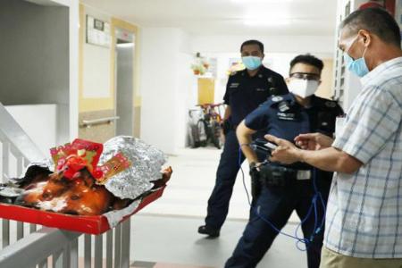 Roasted meat seller pranked into delivering $188 roast pig to Malay family in Tampines