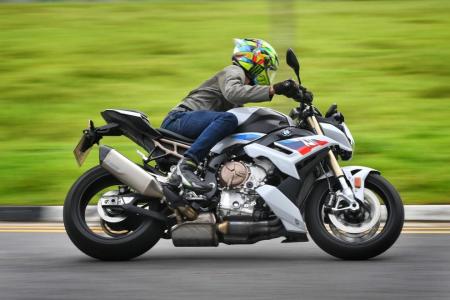 Biker Boy: New BMW S1000R a high-tech sports bike