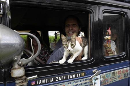 Family comes home to Argentina after 22-year drive around the world in vintage car