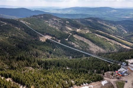 World's longest suspension bridge connects 2 mountain peaks 