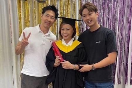 At 60, actress Xiang Yun celebrates graduation with her family