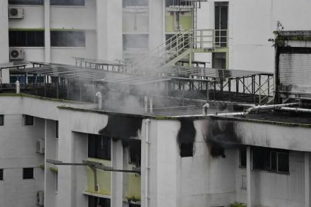 1 killed in early morning fire in Jurong East flat