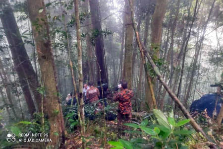 Rescuers located site of Malaysian helicopter crash quickly as pilot had alerted friend