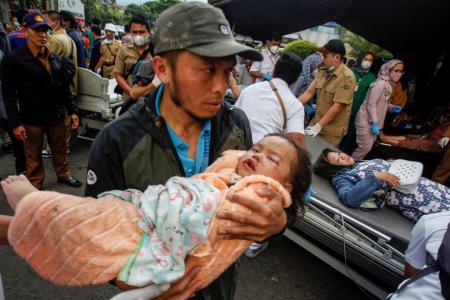 ‘I was crushed’: Fear and panic grip quake-struck Indonesian town  