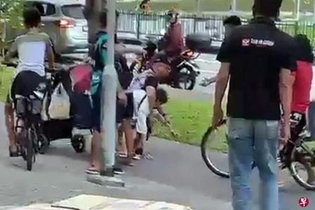 Durian vendor tackles man who snatched $600 from elderly woman in Tampines