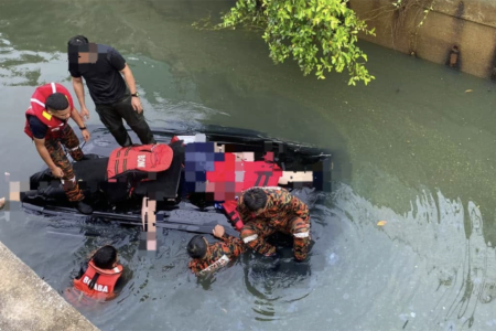 3 M'sians on the way to S'pore for work die after car lands in drain