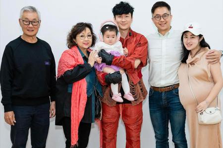 JJ Lin melts hearts with baby niece at Harbin concert