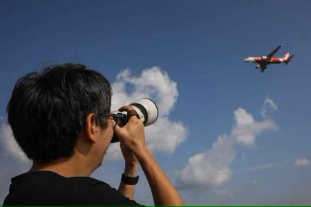 Overwhelming response to call for plane-spotting enthusiasts