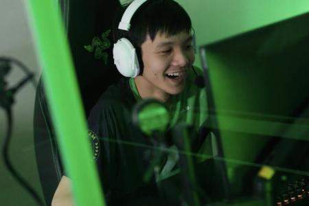 Professional gamer tried to break own toe for esports glory