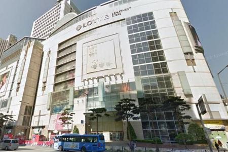 Rape threat flashes on Seoul department store’s Christmas electronic display