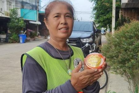 Street cleaner in Thailand returns gold worth nearly a year’s wage, sweeps local hearts with honesty