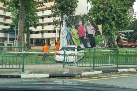 Pedestrian injured after car crashes into pavement in Whampoa