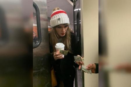 Taylor Swift tips food runners with US$100 bills 