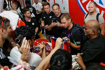 Bayern Munich receive warm welcome to Singapore