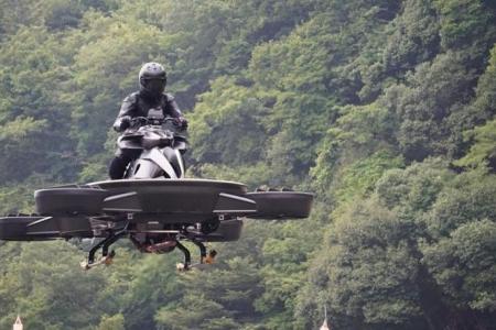 'It felt like Star Wars': Hoverbike makes US debut