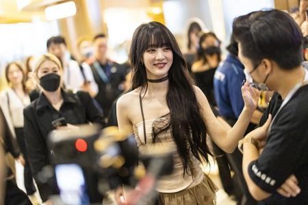 Fans wait 7 hours in the rain for (G)I-dle’s Minnie at Chagee opening 