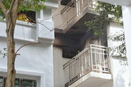 2 killed in fire in Hougang