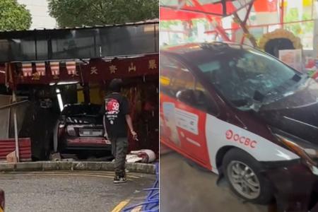 Cab ploughs into Chinese temple in Little India