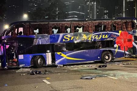 S'pore-bound bus overturns: 19 injured, S'porean girl, 6, unhurt