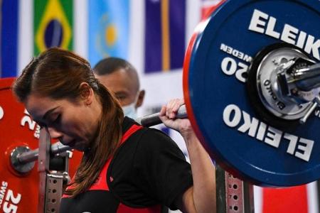 Powerlifting: Singaporean Farhanna Farid sets Open U-52kg deadlift world record