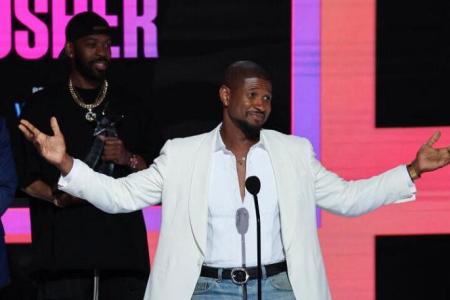 BET Awards apologises to Usher for ‘audio malfunction’ that muted speech