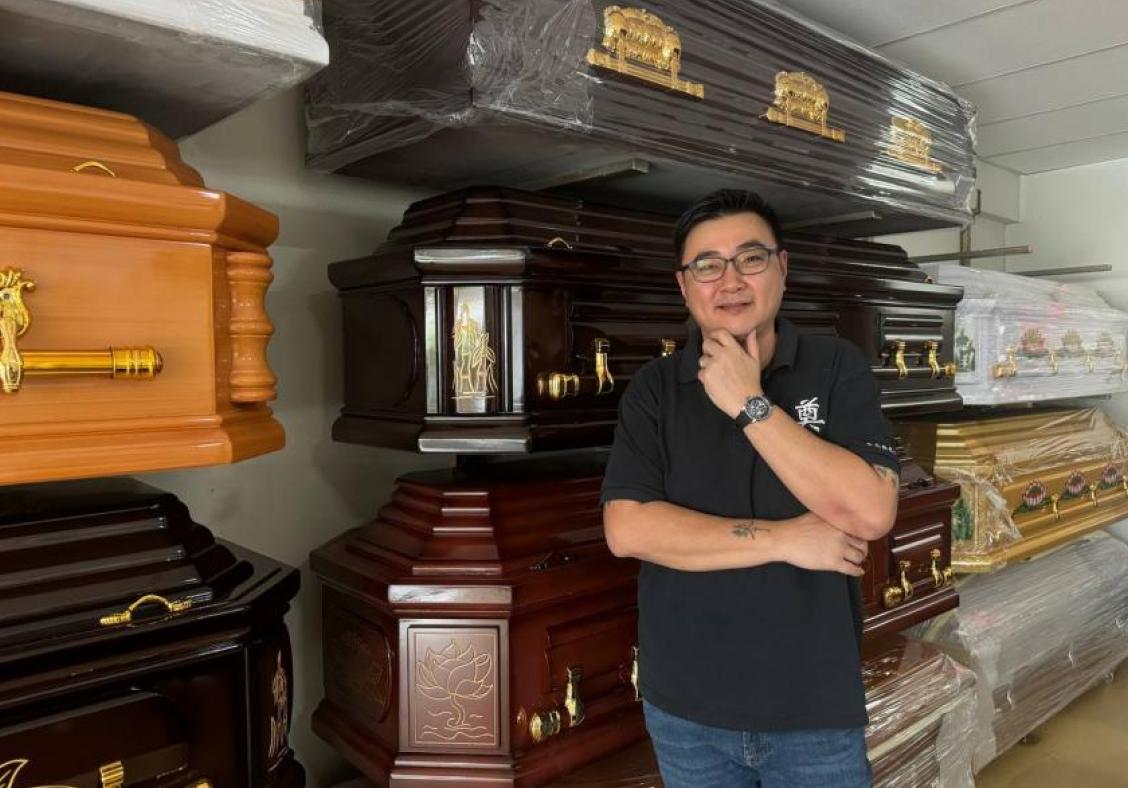 30 years in funeral industry could not prepare man for dad's death