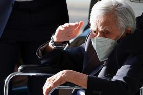 FILE PHOTO: Malaysia&#039;s former finance minister Daim Zainuddin arrives at the Kuala Lumpur court complex in Kuala Lumpur, Malaysia January 29, 2024. REUTERS/Hasnoor Hussain/File Photo