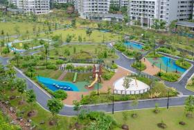 Tampines Boulevard Park’s west section features amenities like a cycling track for children, garden swings and an outdoor fitness area.